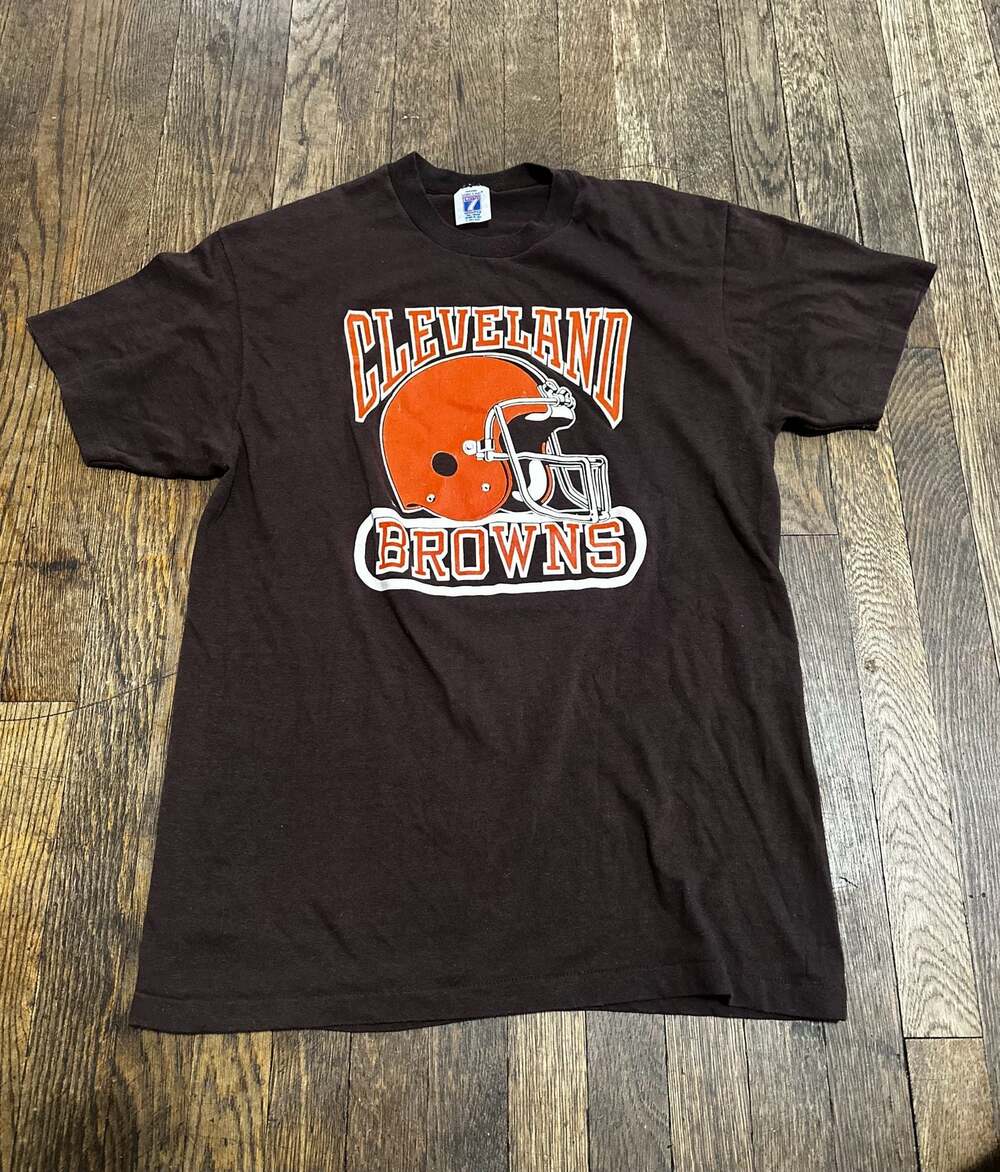 Vintage 90s Logo 7 Cleveland Browns NFL Graphic T-Shirt Size Large